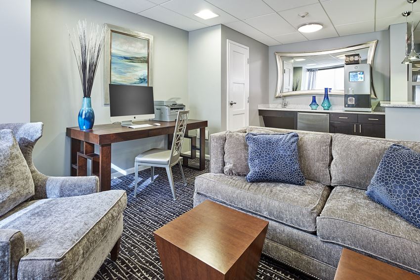 Hill House At Chestnut Hill Apartments, 201 W Evergreen Ave